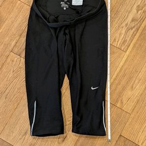 Nike DRI-FIT capri compression tights
